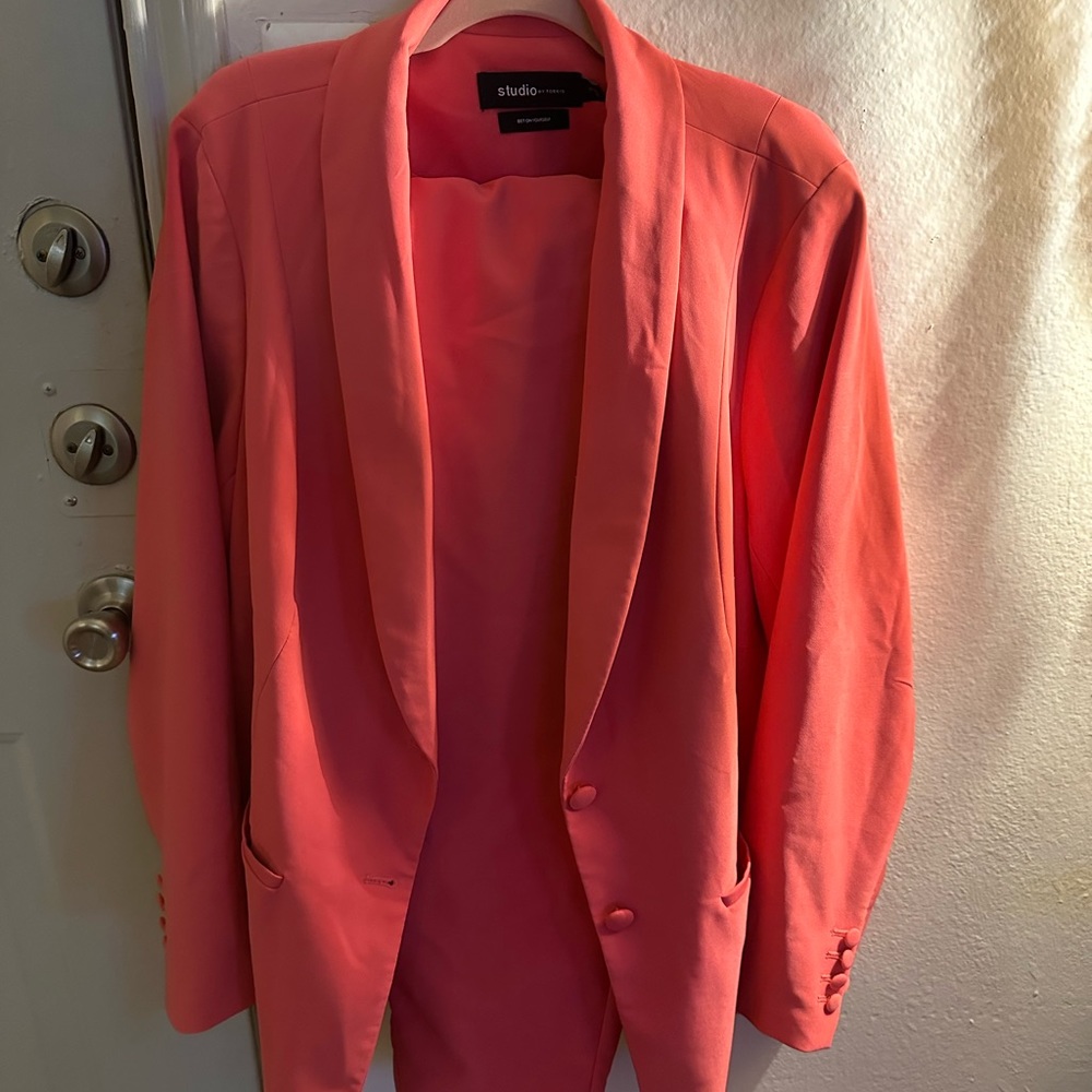 Pants suit